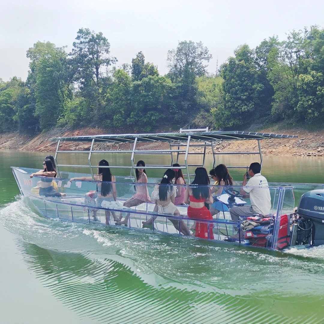 Flit- Transparent boat (3)
