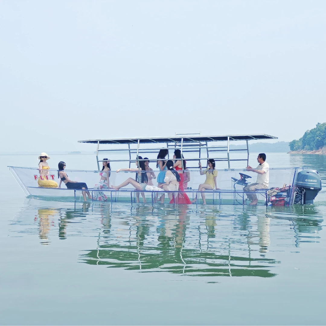 Flit- Transparent boat (2)